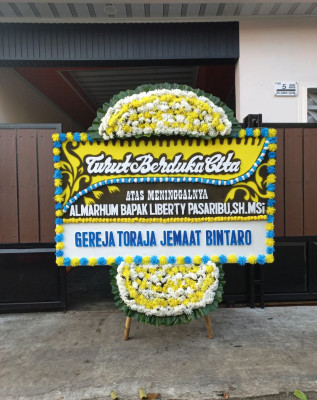 Papan Bunga Duka di Tegalurung